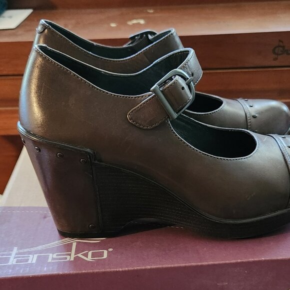 Dansko wedge heels sz 37 sz 7 leather mushroom Franka EUC - Picture 3 of 6
